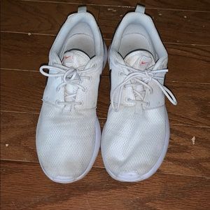 Comfortable Nike tennis shoes